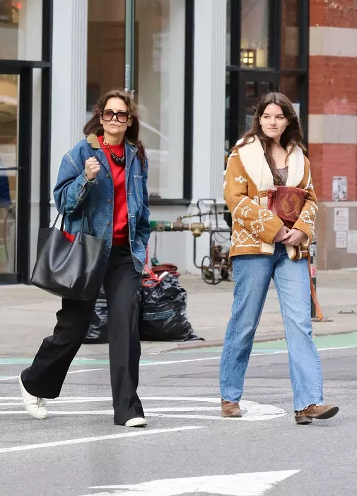 *EXCLUSIVE* Katie Holmes and Suri Cruise take a walk through Manhattan’s SoHo neighborhood
