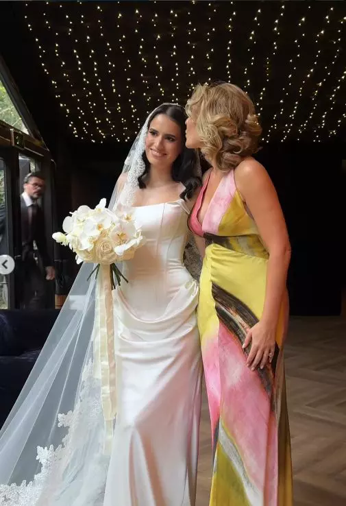 sara si adina buzatu