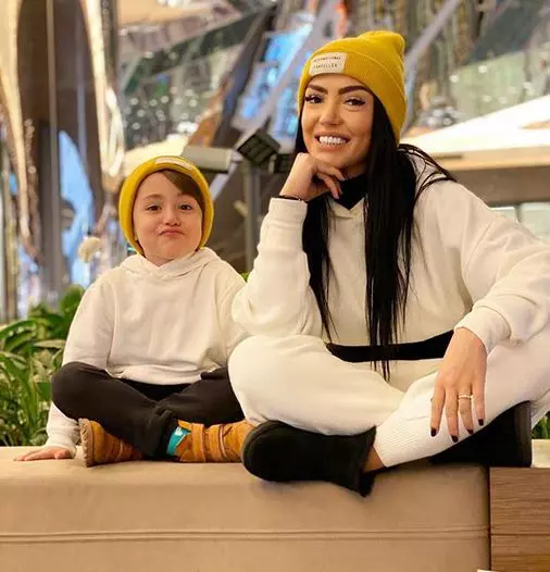 Andreea-Mantea-si-fiul-ei