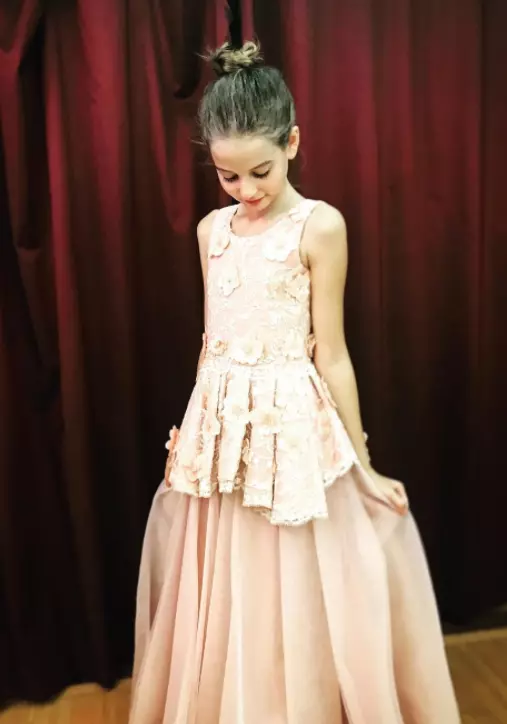 irina columbeanu in rochie