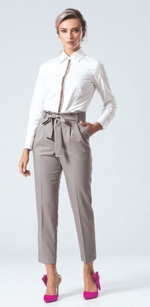 Pantaloni office premium cu plii 220 lei