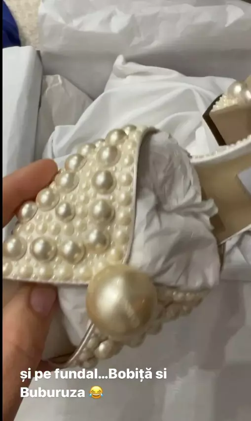 pantofii-purtati-de-gina-pistol-la-nunta-cu-smiley