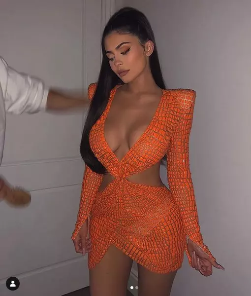 Kylie-Jenner-rochie-mini