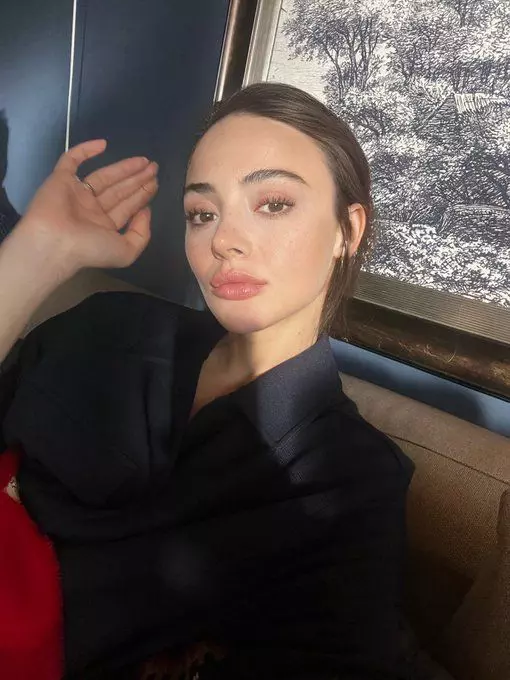 cine-e-rabia-soyturk-defne-din-serialul-melek-3