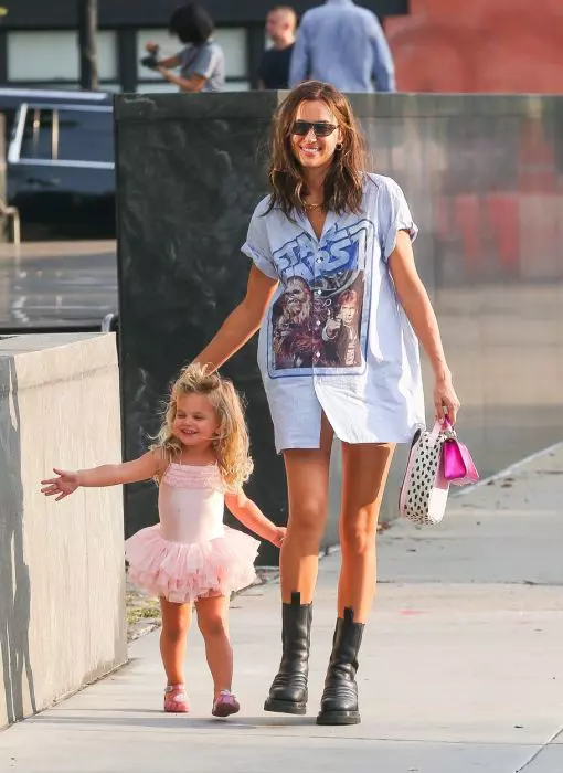 Irina Shayk and daughter Lea De Seine catch the sunset during stroll in NYC