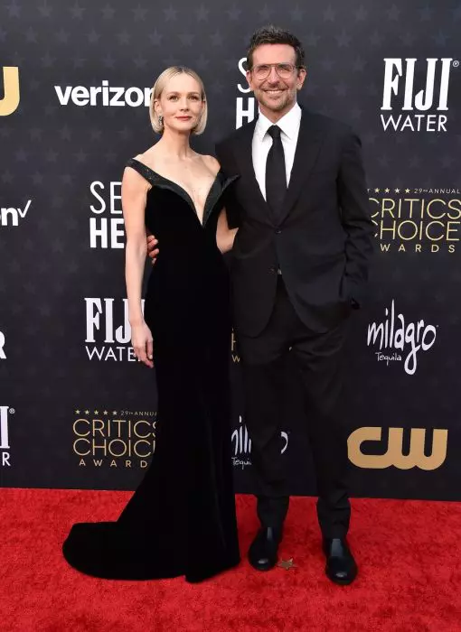 Carey Mulligan și Bradley Cooper