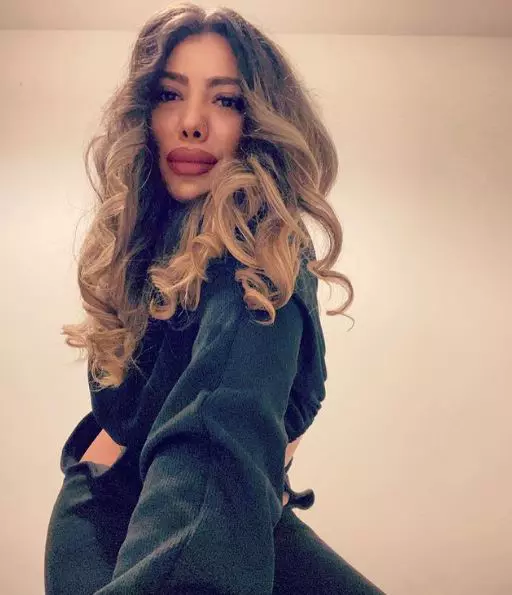 2021-03-09-13_34_21-Iulia-Elena-Cazacu-@iuliaelenaaa-•-Instagram-photos-and-videos