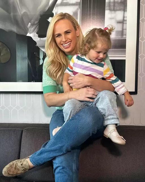 Rebel-Wilson-s-a-casatorit-cu-Ramaona-Agruma-8