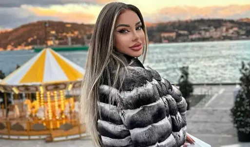 Bianca Drăgușanu și-a mărit din nou buzele. Cum arată după cea mai recentă intervenție estetică