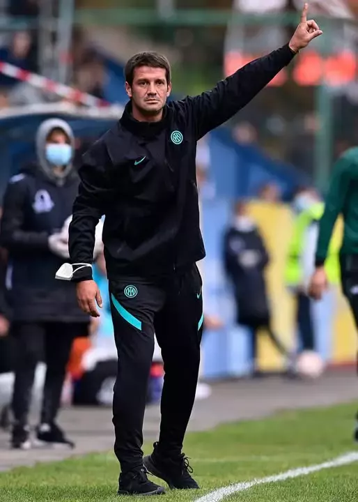 chivu-2