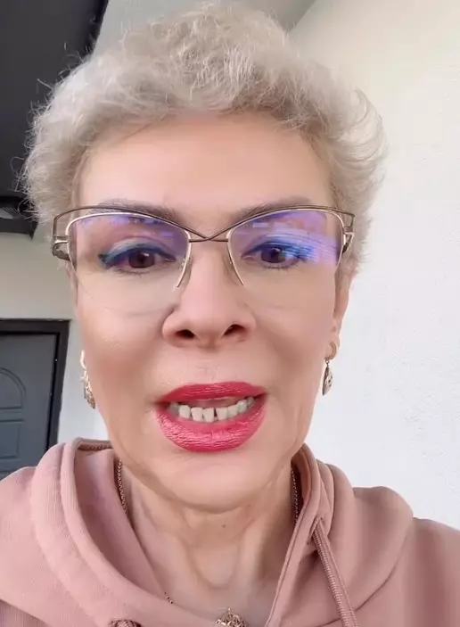 Teo Trandafir acasa