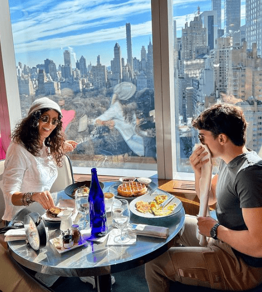 mihaela-radulescu-mandra-de-fiul-ei-ayan-a-absolvit-un-liceu-prestigios-din-america-si-se-pregateste-de_1