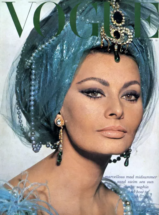 1965 - Sophia Loren pe coperta revistei Vogue