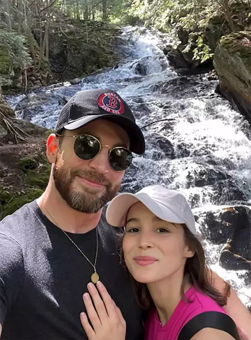 Chris Evans și Alba Baptista s-au căsătorit