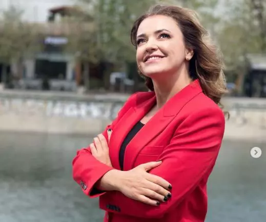 Cristina primii bani