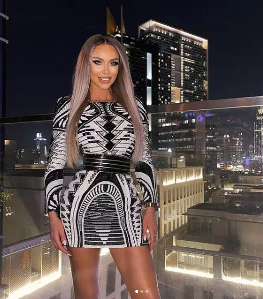Bianca-Drăgușanu-în-Dubai-3-1