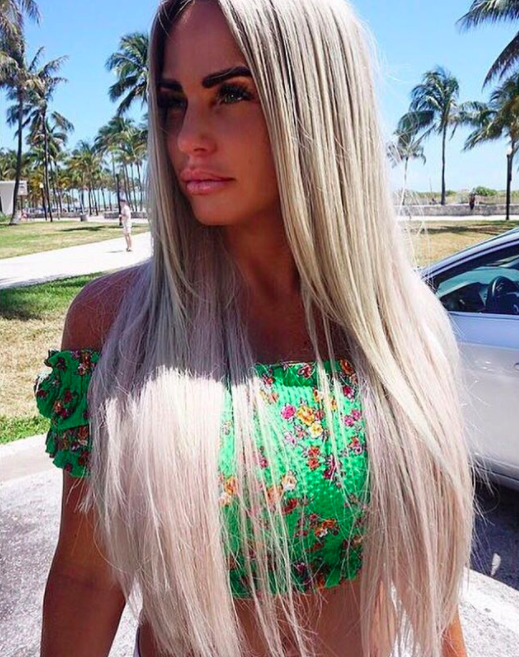 Katie Price și-a făcut operație de întinerire vaginală.