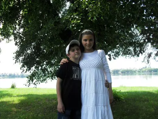 cristina-ciobanasu-si-fratele-ei-tudor-vorbesc-despre-relatia-dintre-ei-interviu-exclusiv_1