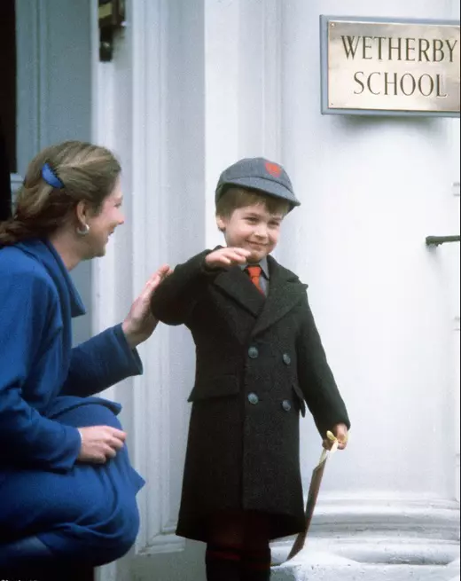 Prințul William, în prima sa zi de școală, în 1987.