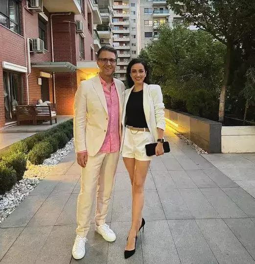 olivia-steer-andi-moisescu