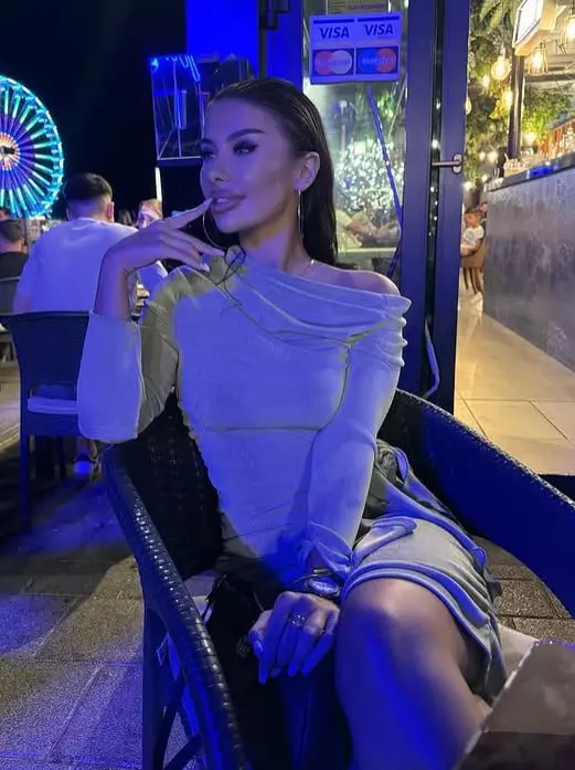 cine-este-andreea-homescu-insula-iubirii-2026 (9)