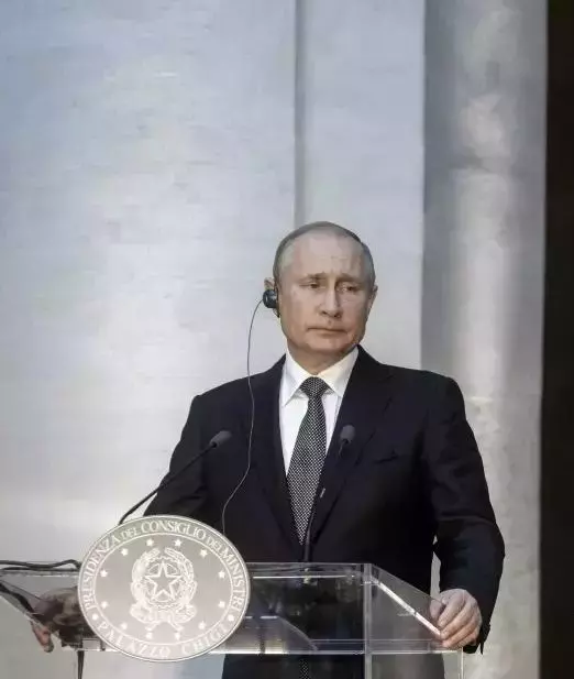 vladimir-putin-fosta-sotie-6