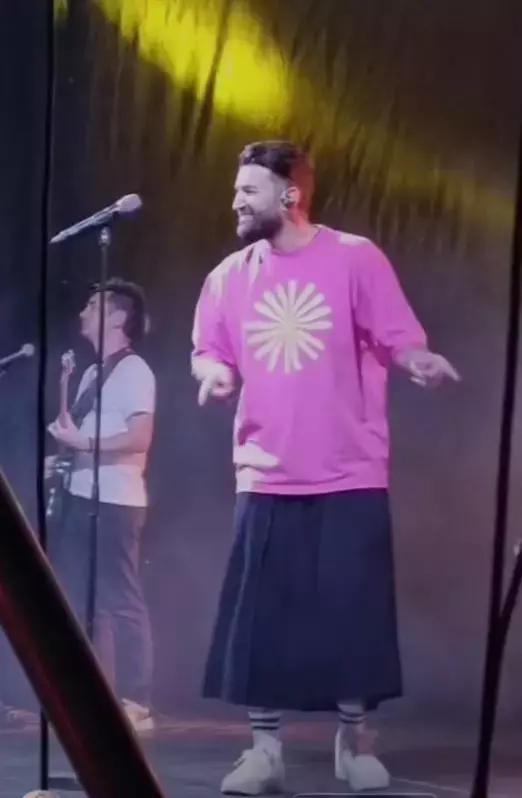 smiley-concert-tinuta-3