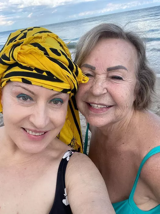 Ce a zis soțul Mariei Dragomiroiu după ce artista a publicat pozele cu ea în costum de baie pe Facebook