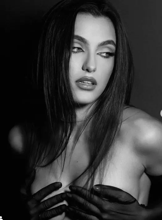 Alexia-Eram-fara-sutien