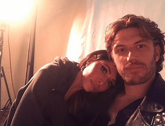 Sarah Shahi si Adam Demos