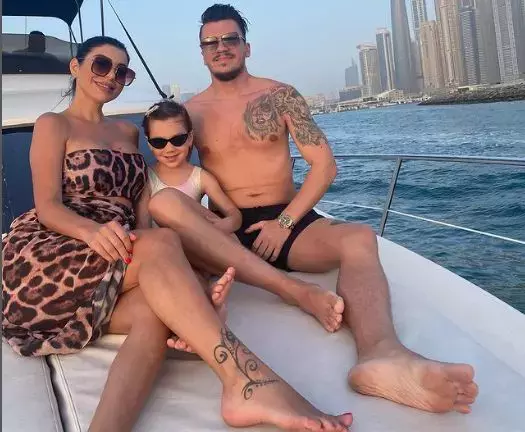 andreea-tonciu-nu-mai-doarme-cu-sotul-ei