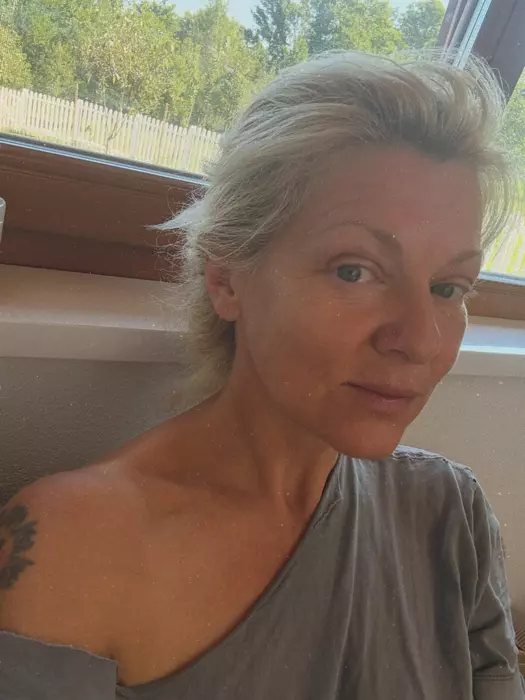 Dana Nălbaru a împlinit 50 de ani și a petrecut acasă, cu familia. Ce surpriză i-au făcut copiii: „Unii oameni își doresc parfumuri sau genți de firmă, alții mașini scumpe sau vacanțe. Eu mi-am dorit doar atât”