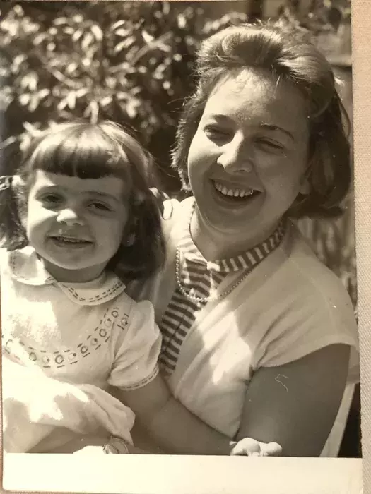 cum-arata-irina-margareta-nistor-in-tinerete-3