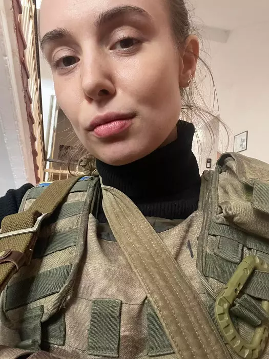 "În război nu ești femeie sau bărbat. Ești soldat!" Povestea unei tinere din Kiev care s-a înrolat în Forțele Armate
