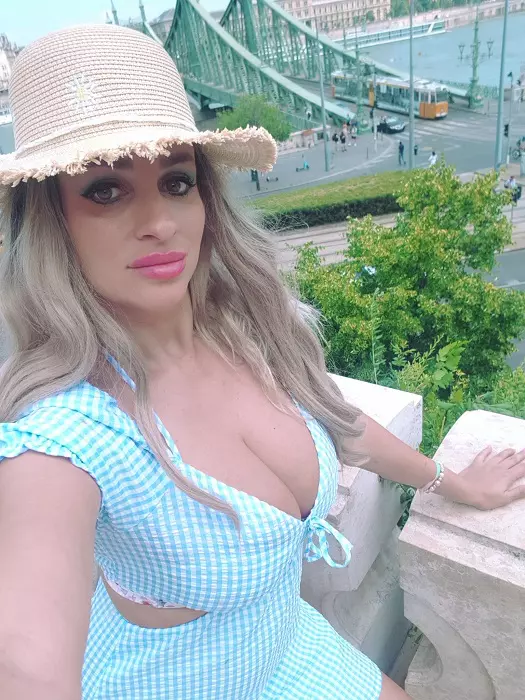 Sânziana Buruiană nu se mai oprește din alăptat. "Aș putea să continui și 10 ani" Ce i-a recomandat medicul