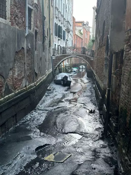 Canalele au secat în Veneția. Imagini uluitoare din orașul italian 2