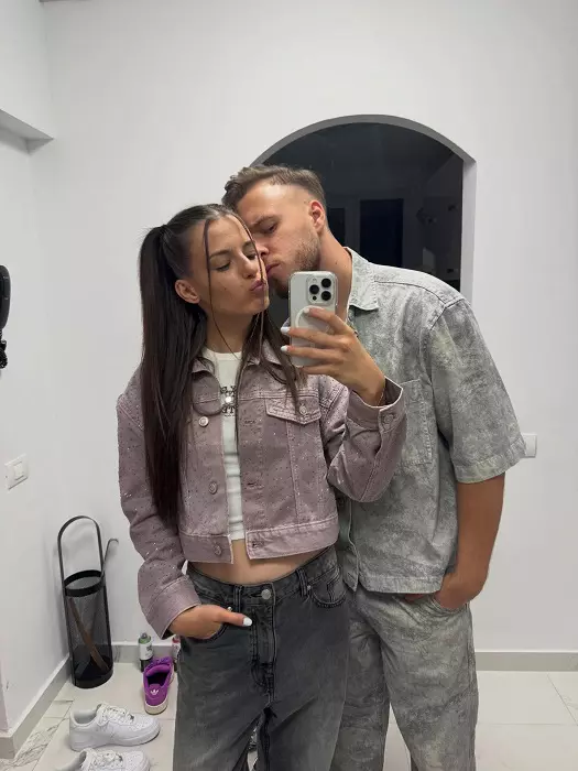 ariana si mitzu 4
