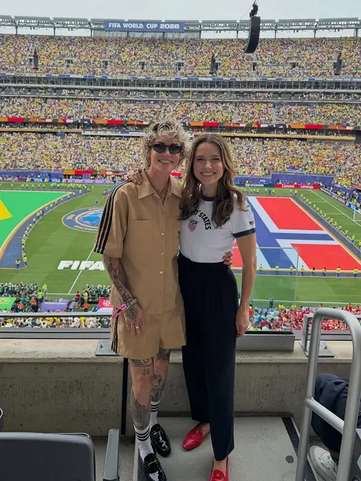 Sophia Bush si Ashlyn Harris 2