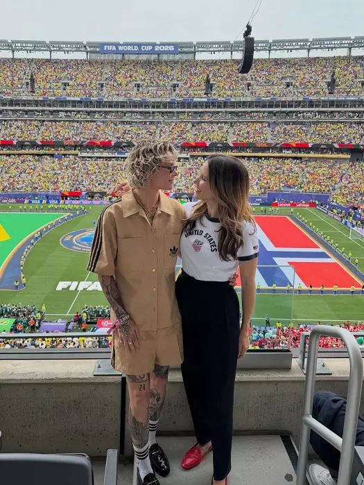 Sophia Bush si Ashlyn Harris 4
