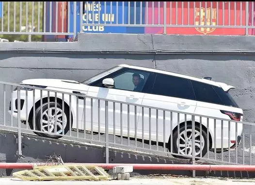 cum-arata-colectia-de-masini-de-lux-a-lui-lionel-messi4