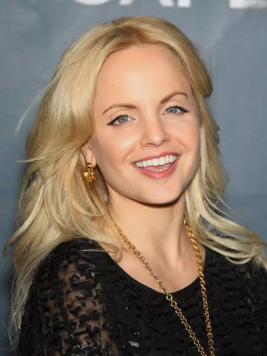 mena_suvari_02.jpg