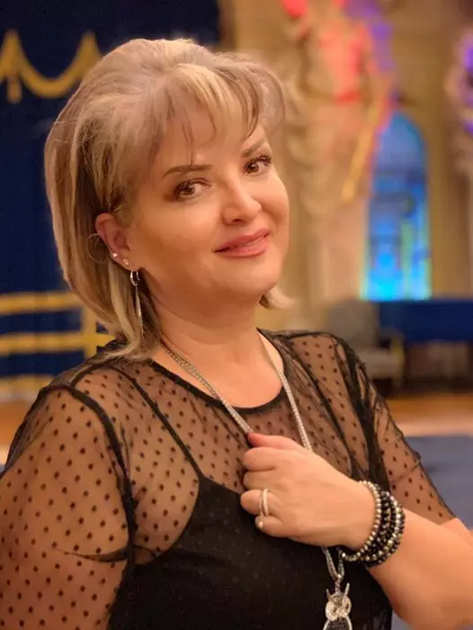 Top 5 vedete din România despre care nu știai că au fost adoptate