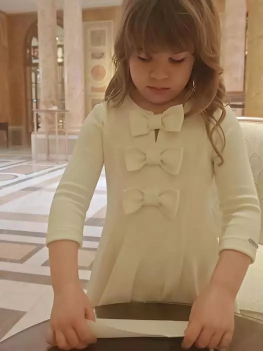 sara-fiica-alessandra-stoicescu