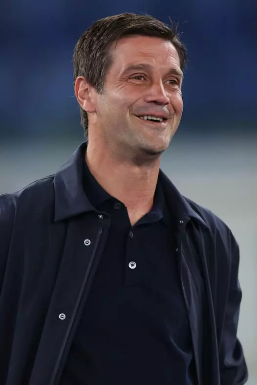 Chivu-5