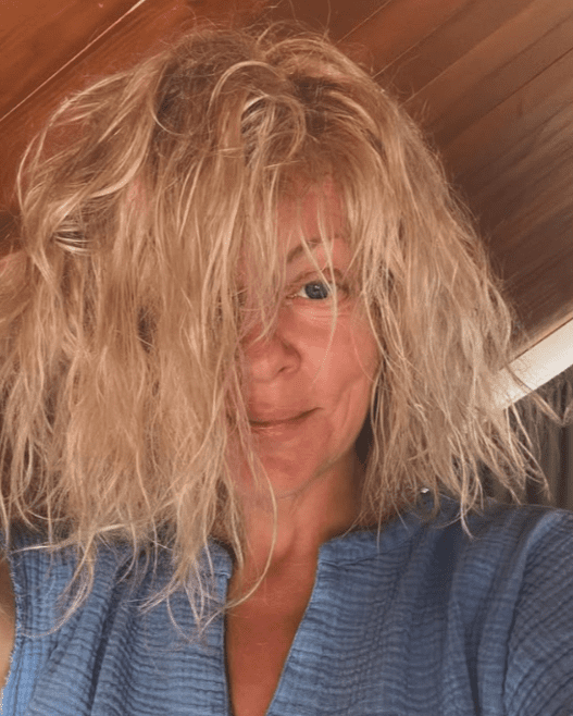 Dana Nălbaru și-a schimbat look-ul la aproape 50 de ani. „Mi-am băgat foarfeca în păr și l-am tuns singură”