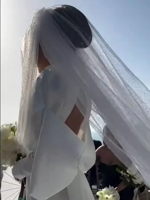 ana-maria-barnoschi-in-prima-rochie