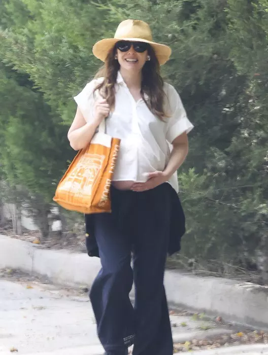 Elizabeth Olsen 6'