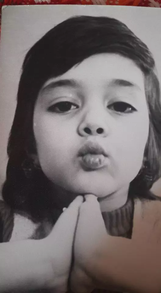 Cum arăta Oana Sârbu când eracopil (2)