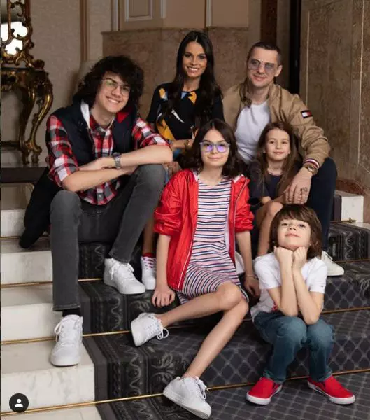 Anca Serea are cinci copii