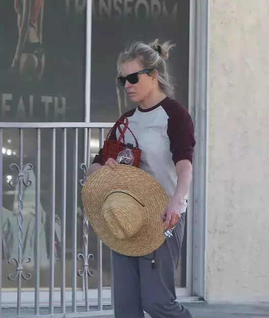 Cum-arata-astazi-Kim-Basinger.-La-67-de-ani-fostul-sex-simbol-a-ajuns-de-nerecunoscut-1-3